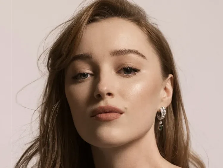 Phoebe Dynevor actress