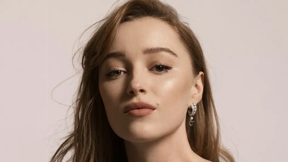 Phoebe Dynevor actress